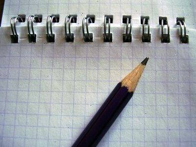 Varje typ av papper kan användas för penna skisser. Tekniker.